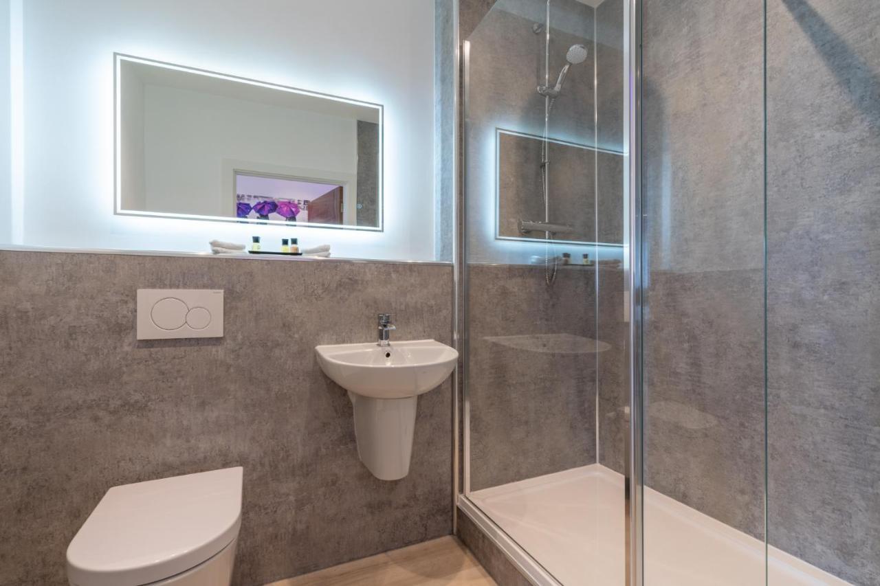 Central Penthouse With Hot Tub & Views 22 Cheltenham Exteriör bild