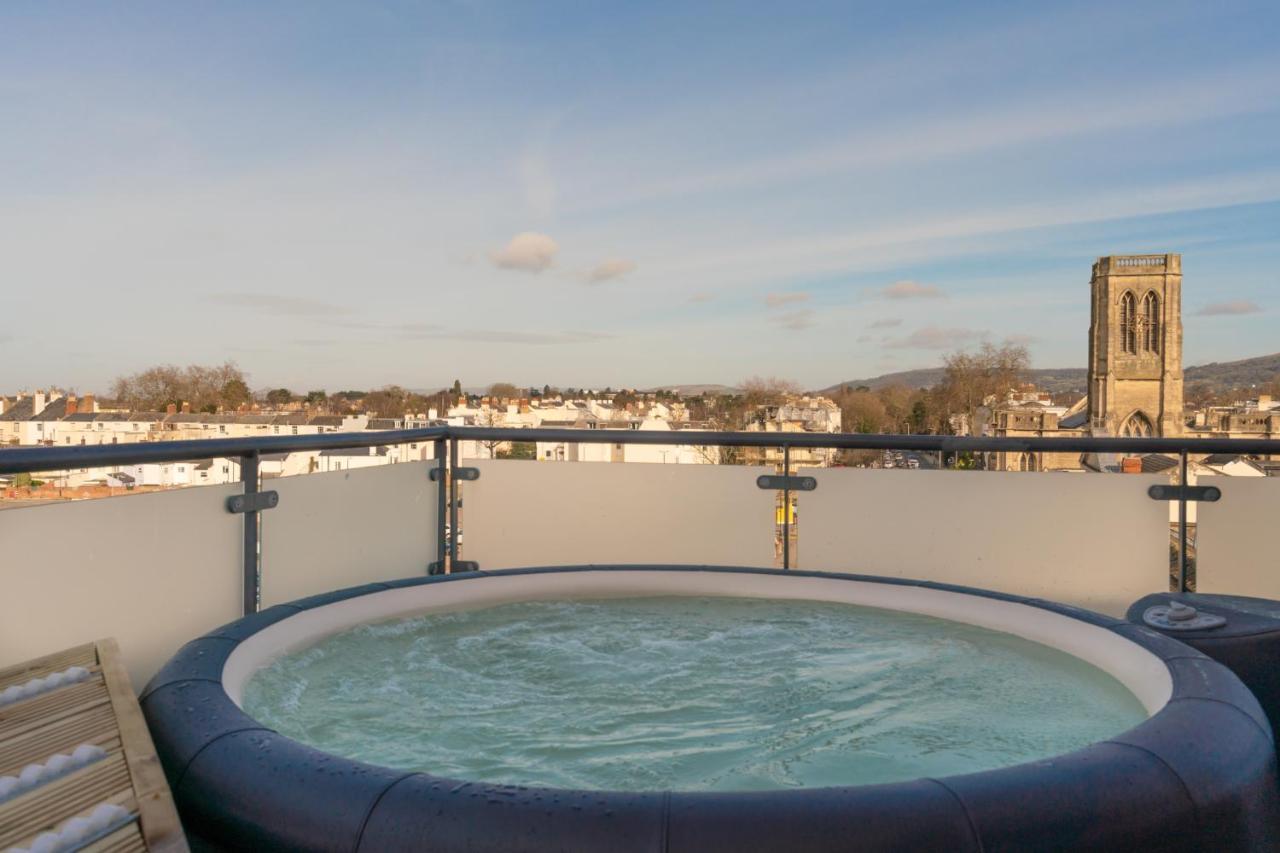 Central Penthouse With Hot Tub & Views 22 Cheltenham Exteriör bild