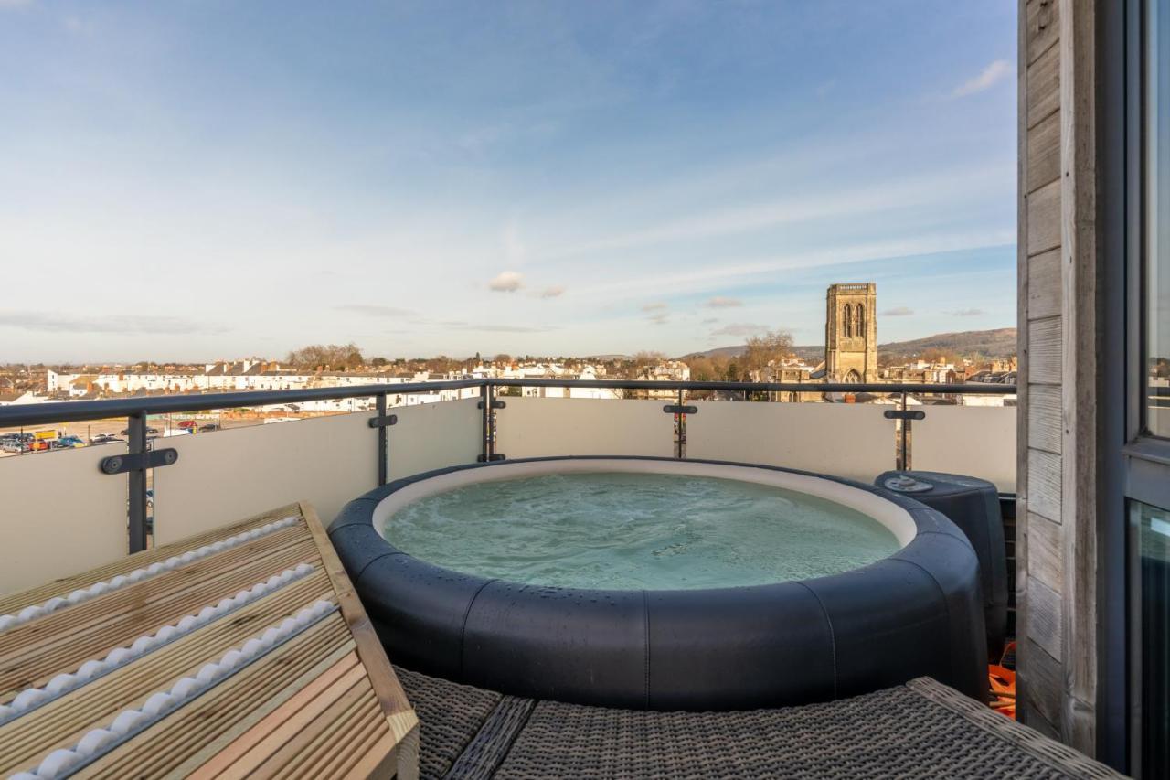 Central Penthouse With Hot Tub & Views 22 Cheltenham Exteriör bild