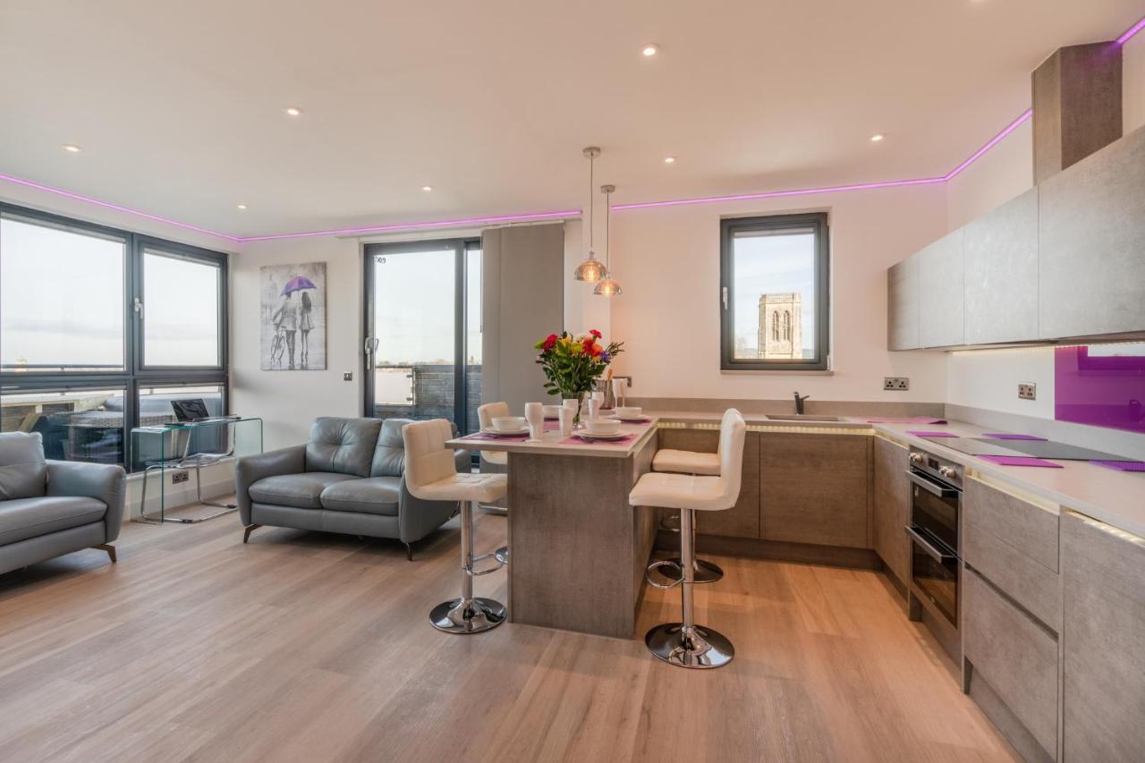 Central Penthouse With Hot Tub & Views 22 Cheltenham Exteriör bild